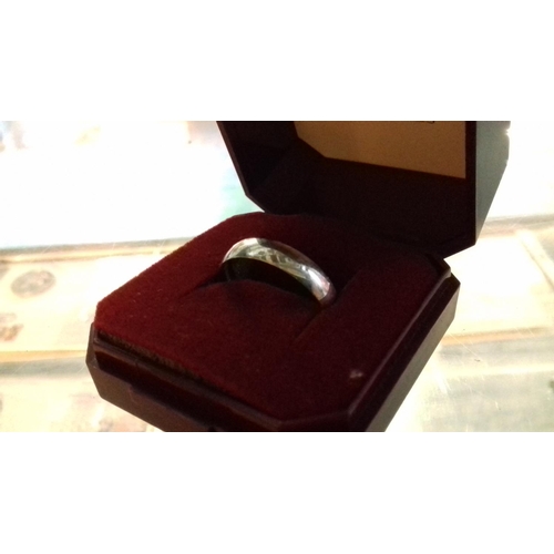 49 - 375 London hallmark 9 carat white gold band ring size t