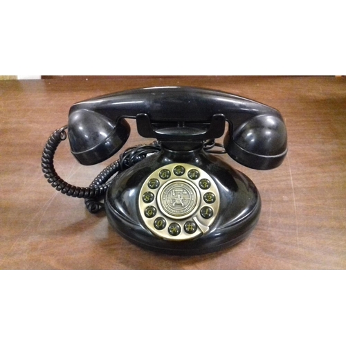 87 - Paramount collections ltd vintage look telephone