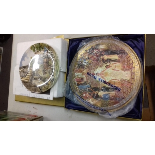 316 - Boxed bradford exchange royal worcester 'happy and glorious' cake plate and other wedgwood collector... 