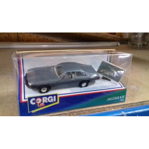 199 - Boxed corgi 94075 jaguar xjs