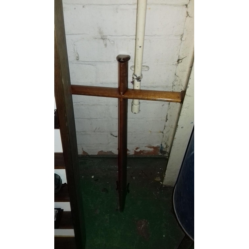 6 - Rope anchor 41 cm tall and wooden cross shaped mast 62 cm tall