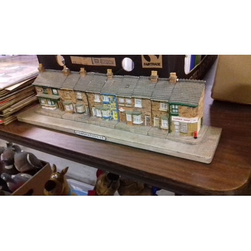 342 - Classic collectables 1990's coronation street building set on street base, minor damage to some hous... 