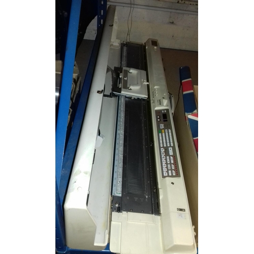 204 - Brother electroknit kh940 knitting machine