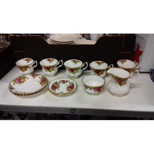 290 - Royal albert old country roses job lot of spare tableware - 5 x teacups, creamer, sugar bowl, 2 x co... 