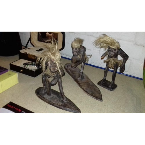 94 - 3 x tribal art style carved figures