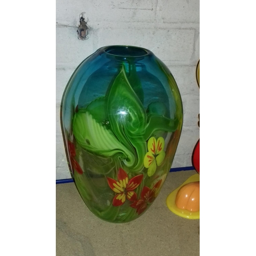 96 - Large floral pattern studio glass vase 32 cm tall