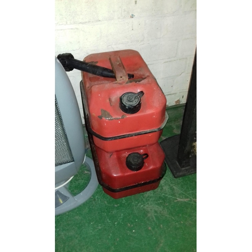 8 - 2 x metal 10l petrol cans