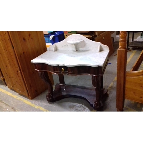 469 - Victorian marble wash stand 94 x 53 cm