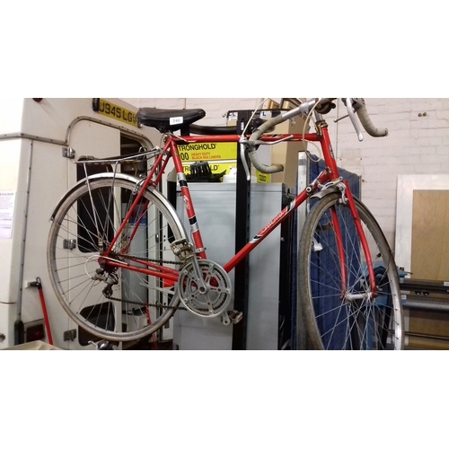 240 - Carlton grand prix retro 10 speed road bike