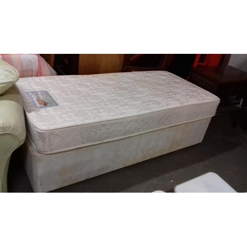 376 - Single divan bed and mattress