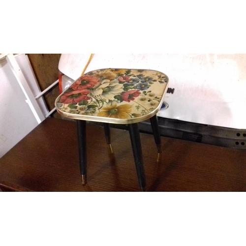 378 - Mid century floral fibreglass side table 30 x 30 cm