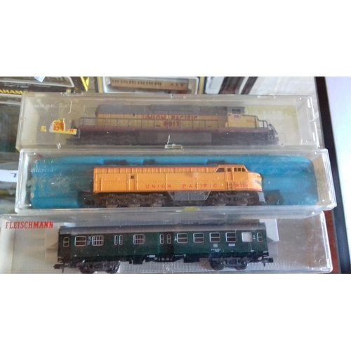 26 - 2 x boxed Fleischmann N gauge carriages, 8127k & 8128k, boxed Lima Italy N gauge guards carriage, bo... 