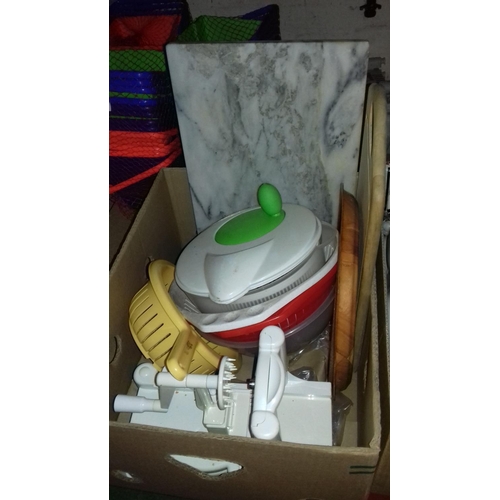 211 - 5 x boxes of assorted kitchen miscellaneous and tableware