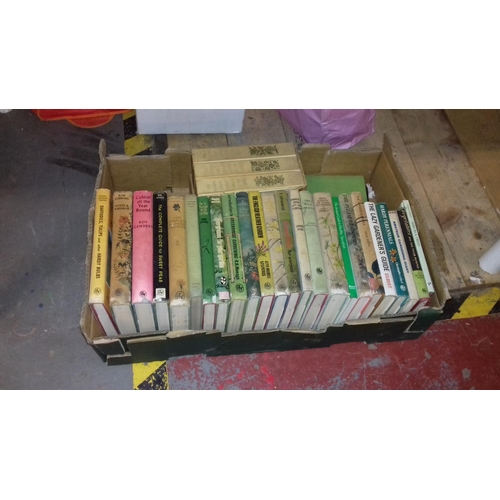 237 - 4 x boxes of assorted vintage and modern flower and gardening books