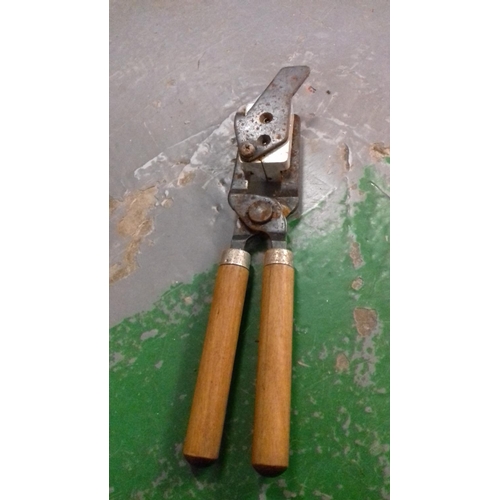 20 - Vintage wooden handle musket ball mould