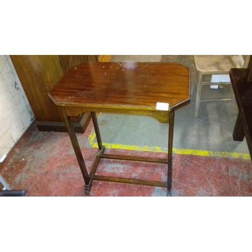 341 - Mahogany hall table 69 x 44 x 75 cm tall