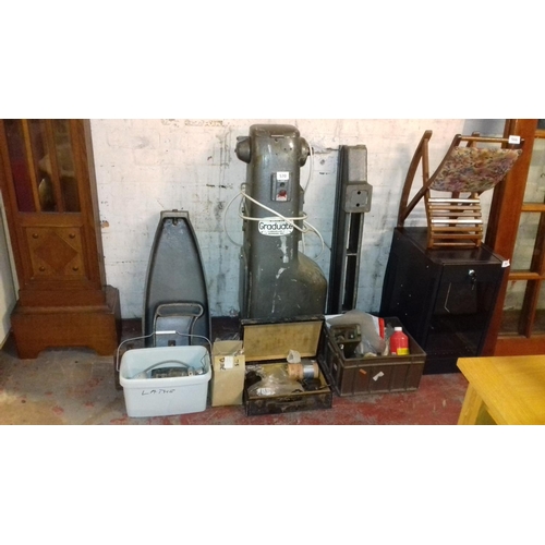 570 - T.S.Harrison and son ltd union graduate 3 phase lathe with large amount of assessories and tools inc... 