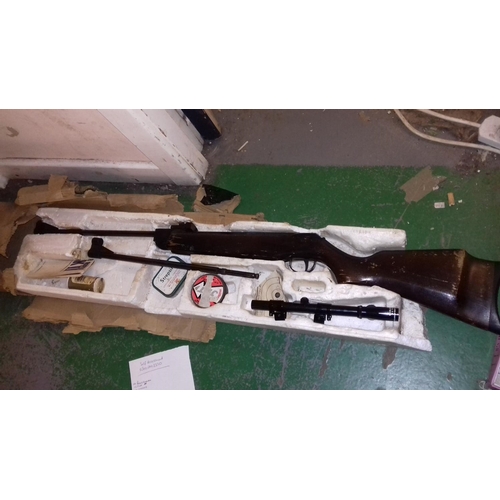 45 - Boxed webley hawk mk.2 2.2 break barrel air rifle with spare barrel, pellets & 4x15 scope