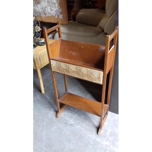 419 - Vintage wooden bookcase with undershelf 42 x 17 x 81 cm tall