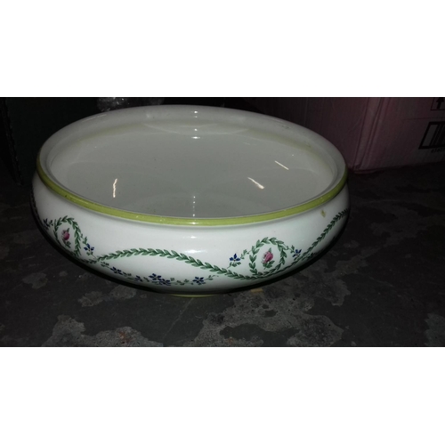 43 - Mintons faucille fruit bowl 11 tall x 25 cm diameter