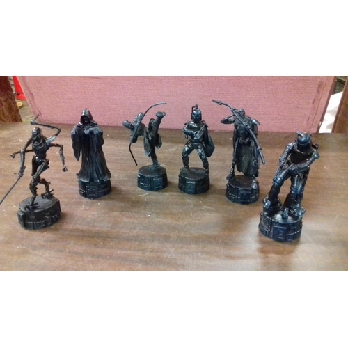 256 - Bundle of 6 x black plastic dark side figures approx 10 cm tall inc' the master, kylo ren etc