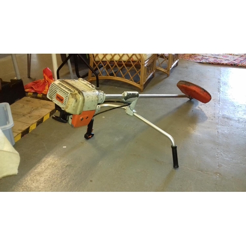 426 - Stihl petrol strimmer in need of service