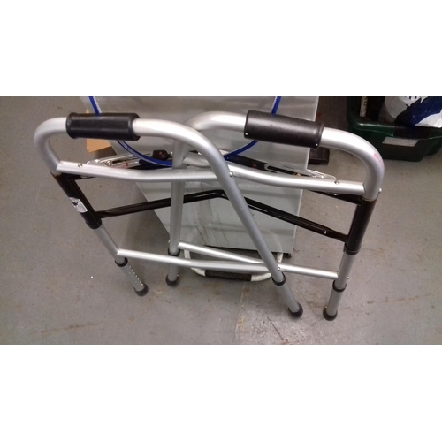 111 - Fold flat heavy duty zimmer frame