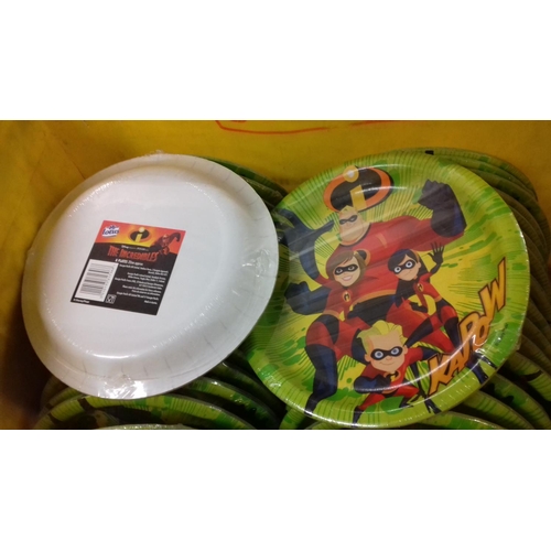 226 - Job lot of 39 x new and sealed lotus, disney incredibles, 22 cm party paper plate 8 packs