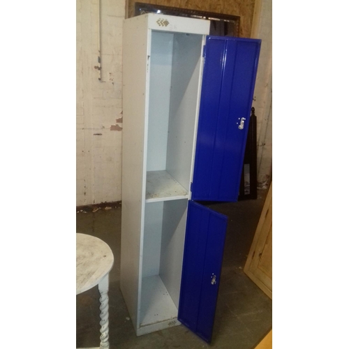 514 - 180 cm tall metal slimline double locker with keys