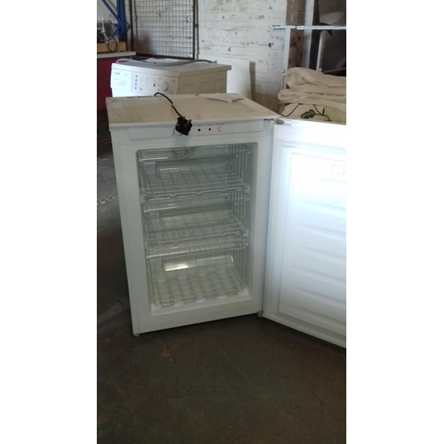 450 - White frigidaire a class under counter 3 drawer freezer