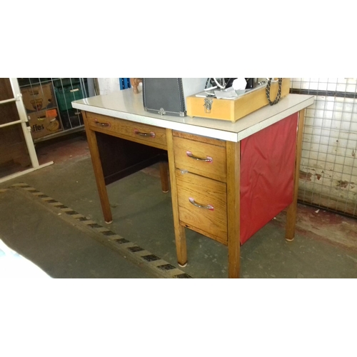 481 - Oak desk with formica top 108 x 62 x 79 cm tall