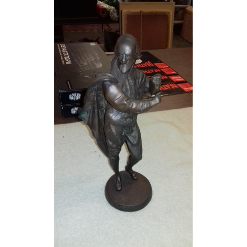 38 - Approx 30 cm tall bronze William Shakespeare statue