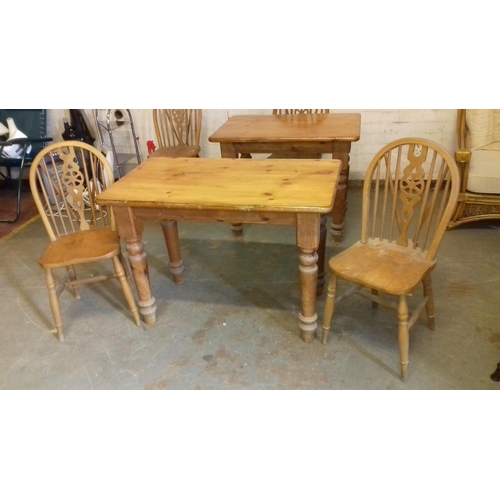 556 - 106 x 82 cm pine dining table, with refurbished top, and 2 chairs