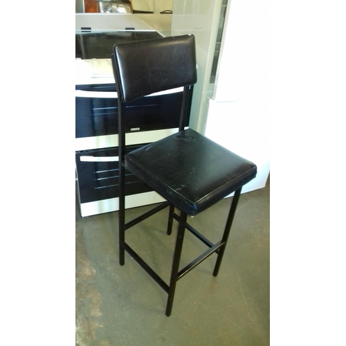 464 - Retro black metal frame bar stool