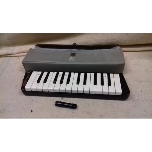 108 - Hohner melodica piano 26 in case