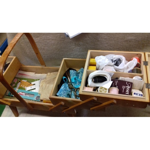 318 - Vintage wooden cantilever sewing box and contents