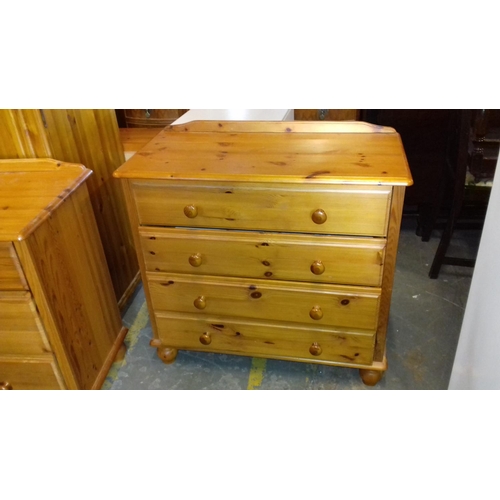 467 - 84 x 41 x 82 cm pine 4 drawer chest