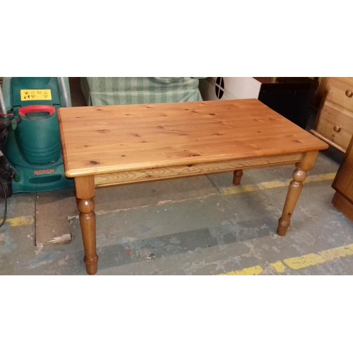 486 - 95 x 53 cm pine coffee table