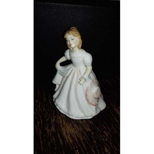 152 - Royal Doulton 'Amanda' figurine with damage to finger approx 14 cm tall