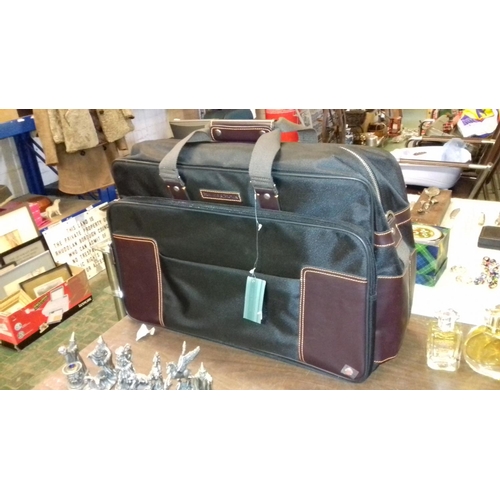 24 - New and still tagged bramble and brown 'astra' large hand luggage bag