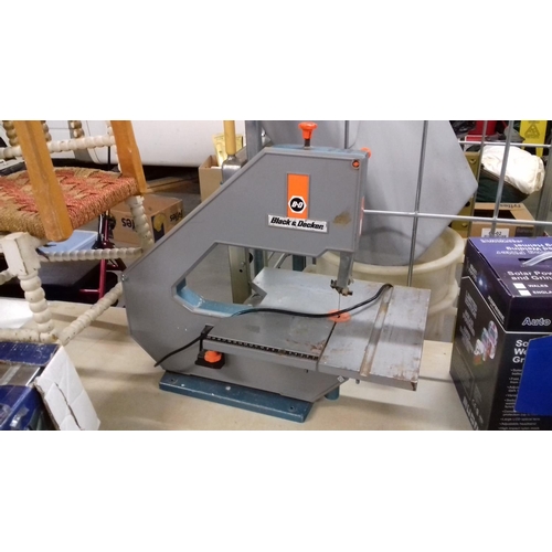 166 - Black and Decker 300 wt band saw model DN330