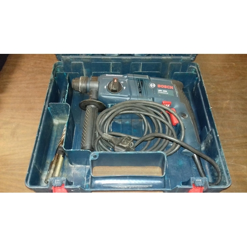 67 - Bosch GBH2000 professional corded hammer drill