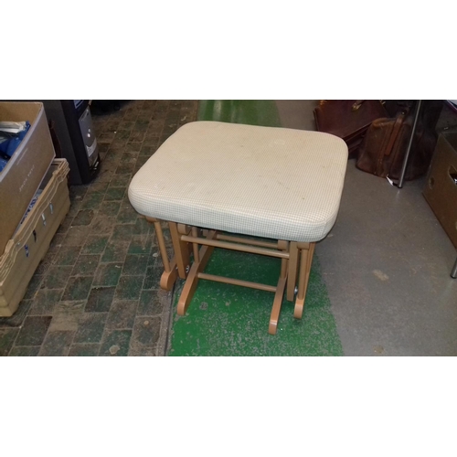 441 - Gliding footstool made in Tafisa Canada