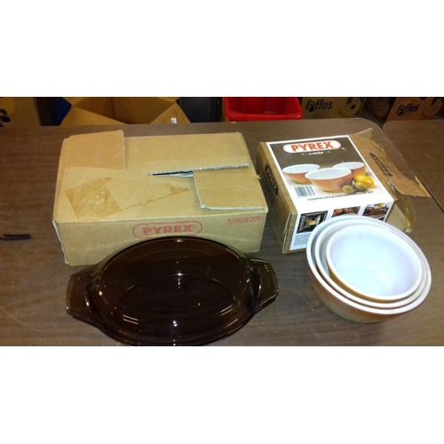 309 - Boxed Pyrex casserole dish & 3 piece Corning preperation set