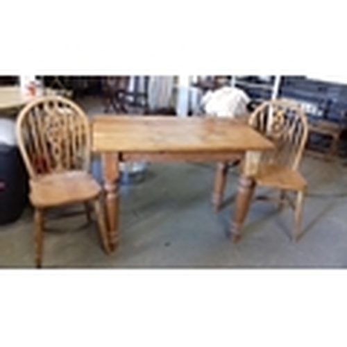 433 - 107 x 63 cm refurbished pine dining table with 2 chairs