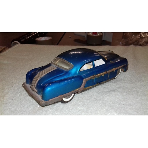 208 - 1950s friction propelled car