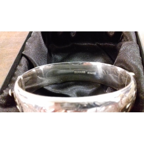 573 - SPS + CO Birmingham hallmarked silver bangle