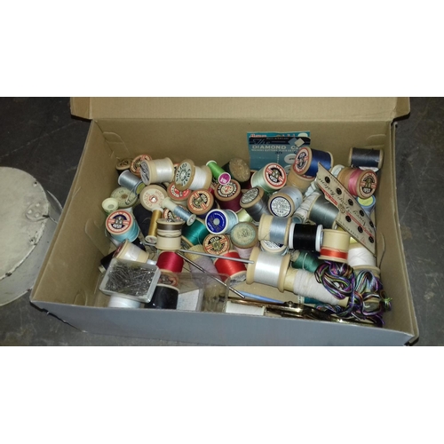 323 - Box of assorted vintage cottons etc