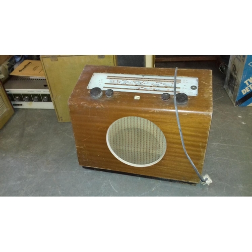 201 - 1940s-50s pam valve radio in need of TLC with boxed spare Zaerix electronic valve