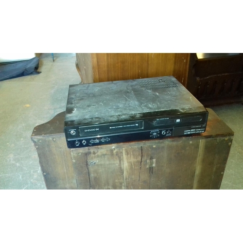 456 - Daewoo model DRVT-40 DVB-T VCR/DVD recorder, no remote